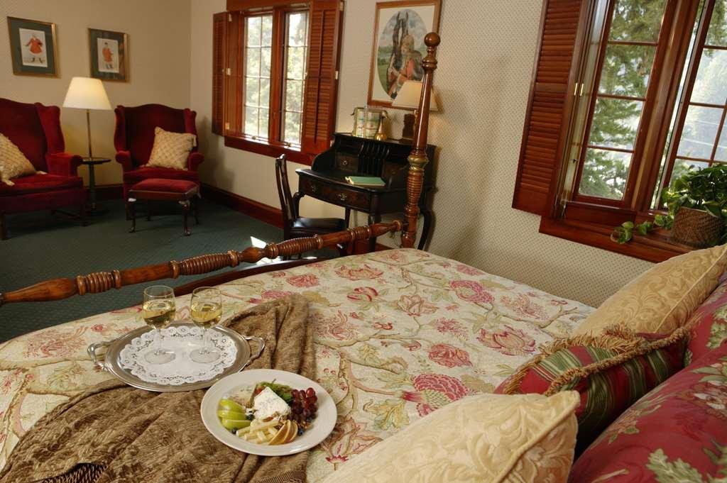 Benbow Historic Inn การ์เบอร์วิลล์ ห้อง รูปภาพ